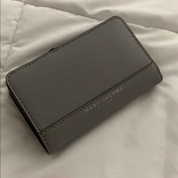 Marc Jacobs Handbags - Marc Jacobs Compact Wallet